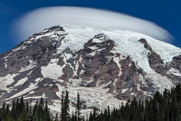 Hundreds of earthquakes detected at Mount Rainier in Washington, "most significant seismic activity" since 2009
