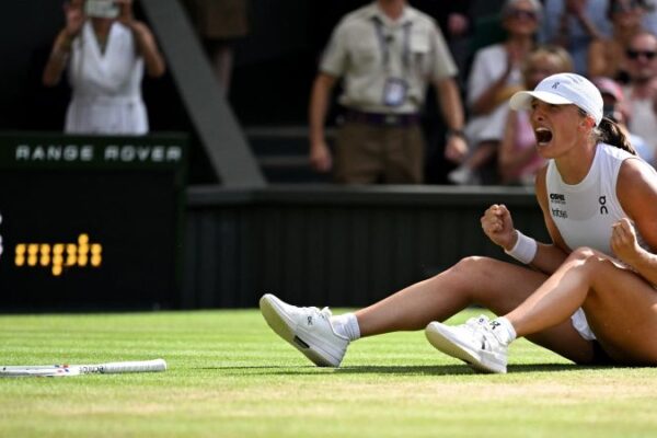 Wimbledon final highlights: Iga Świątek beats American Amanda Anisimova in dominant fashion