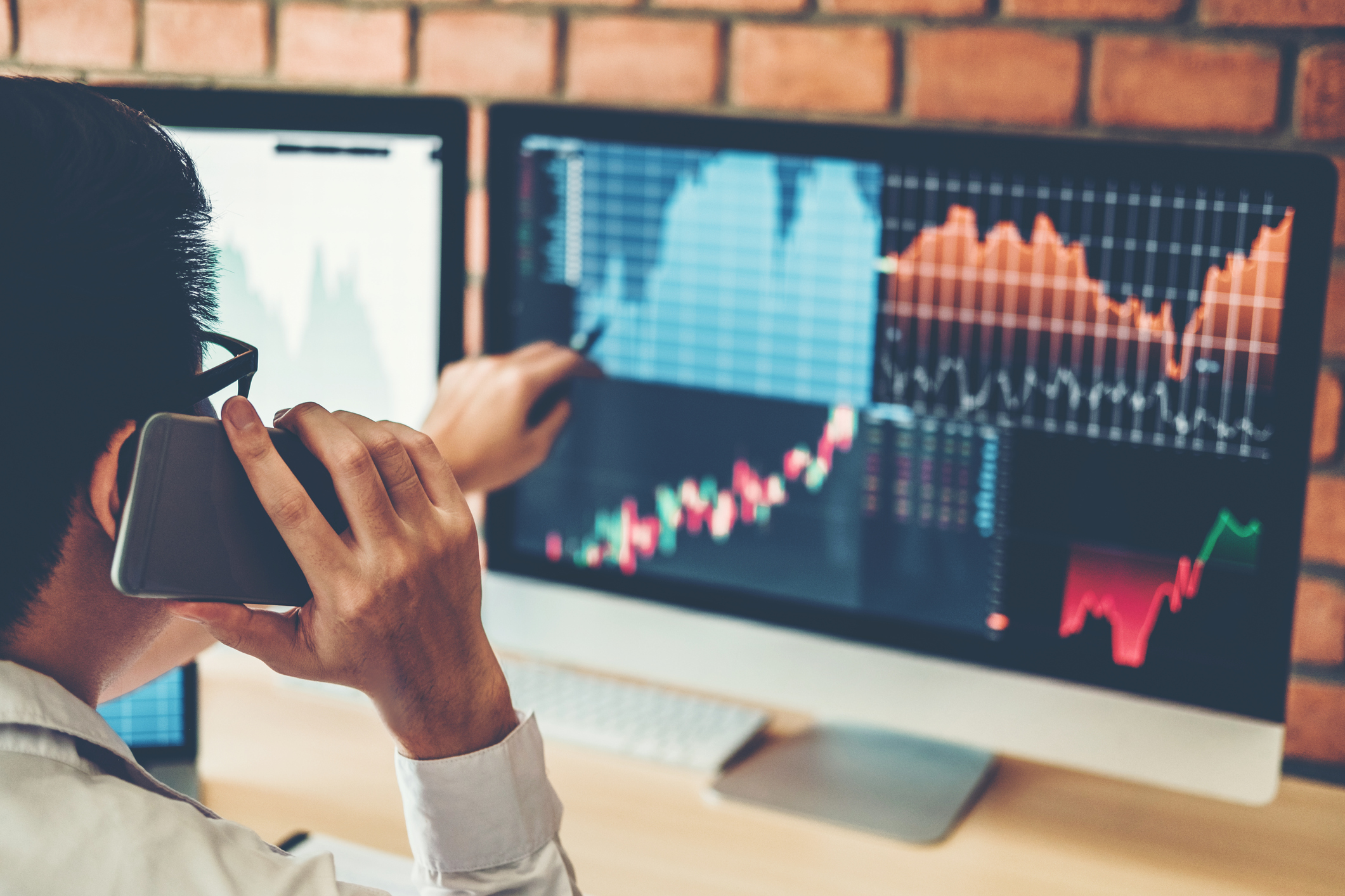2 Artificial Intelligence (AI) Stocks to Buy Before They Soar 150% and 735%, According to Certain Wall Street Analysts