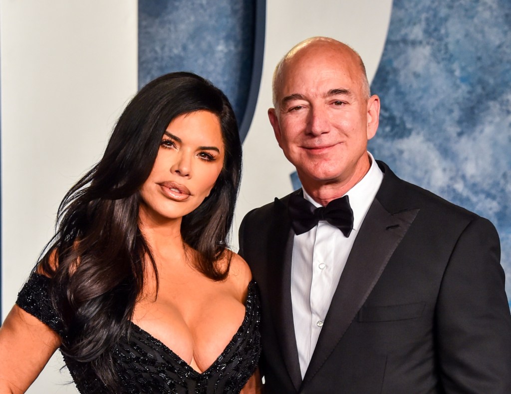 Jeff Bezos Ditches Bald Look After His & Lauren Sánchez’s Wedding