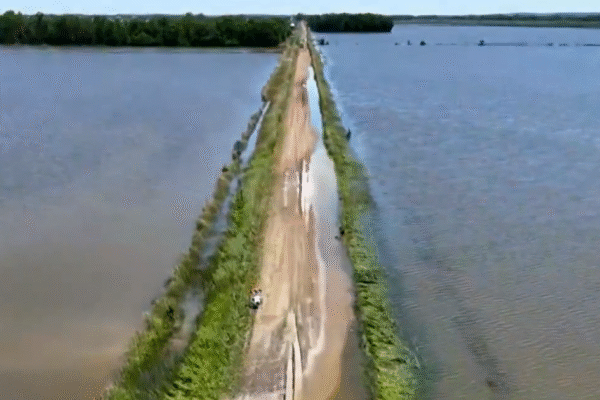 A year after historic Midwest flooding, farmers look to recover losses
