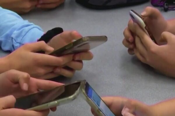 New Texas law banning cellphones in schools sparks debate over distraction reduction and student safety