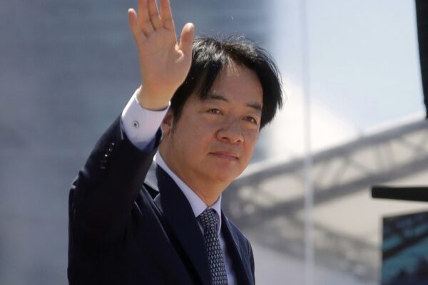 Taiwan's president scraps stop on American soil