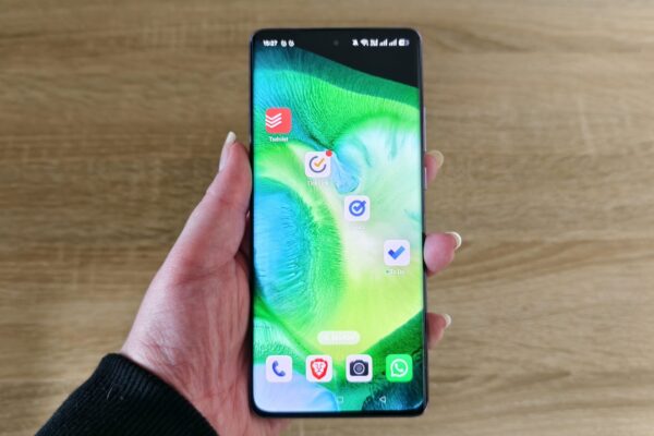 various to do list app shortcuts on a smartphone screen