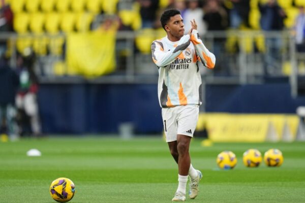 Premier League champions planning €120 million swoop for Real Madrid star - report