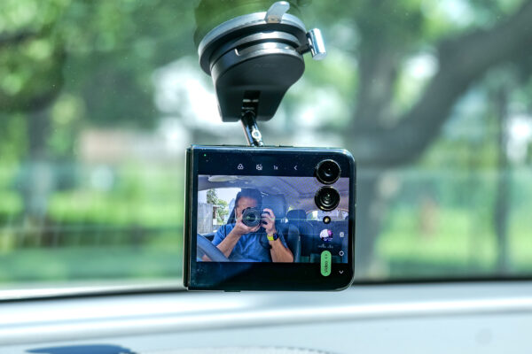 Lisen Suction Cup Phone Mount on windshield.