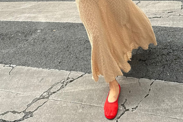 5 Summer Shoe Color Trends French Women Are Wearing