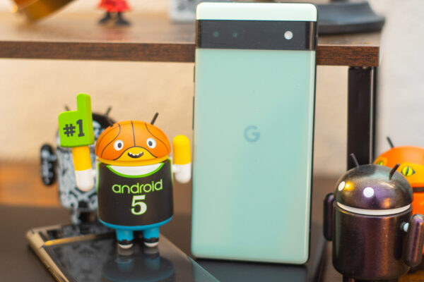 Pixel 6a with Samsung Galaxy S6 and Pixel 4 XL