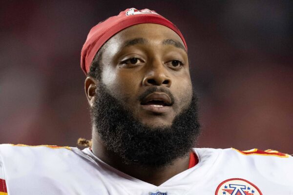 Washington Commanders offensive tackle Lucas Niang
