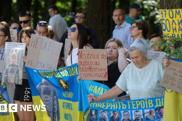 Sidelined Ukrainians look on as Trump and Putin meet for Alaska talks