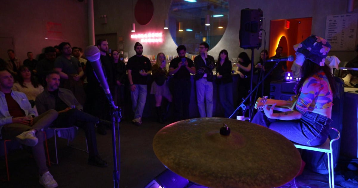 Why more singles are ditching dating apps and finding love offline this summer