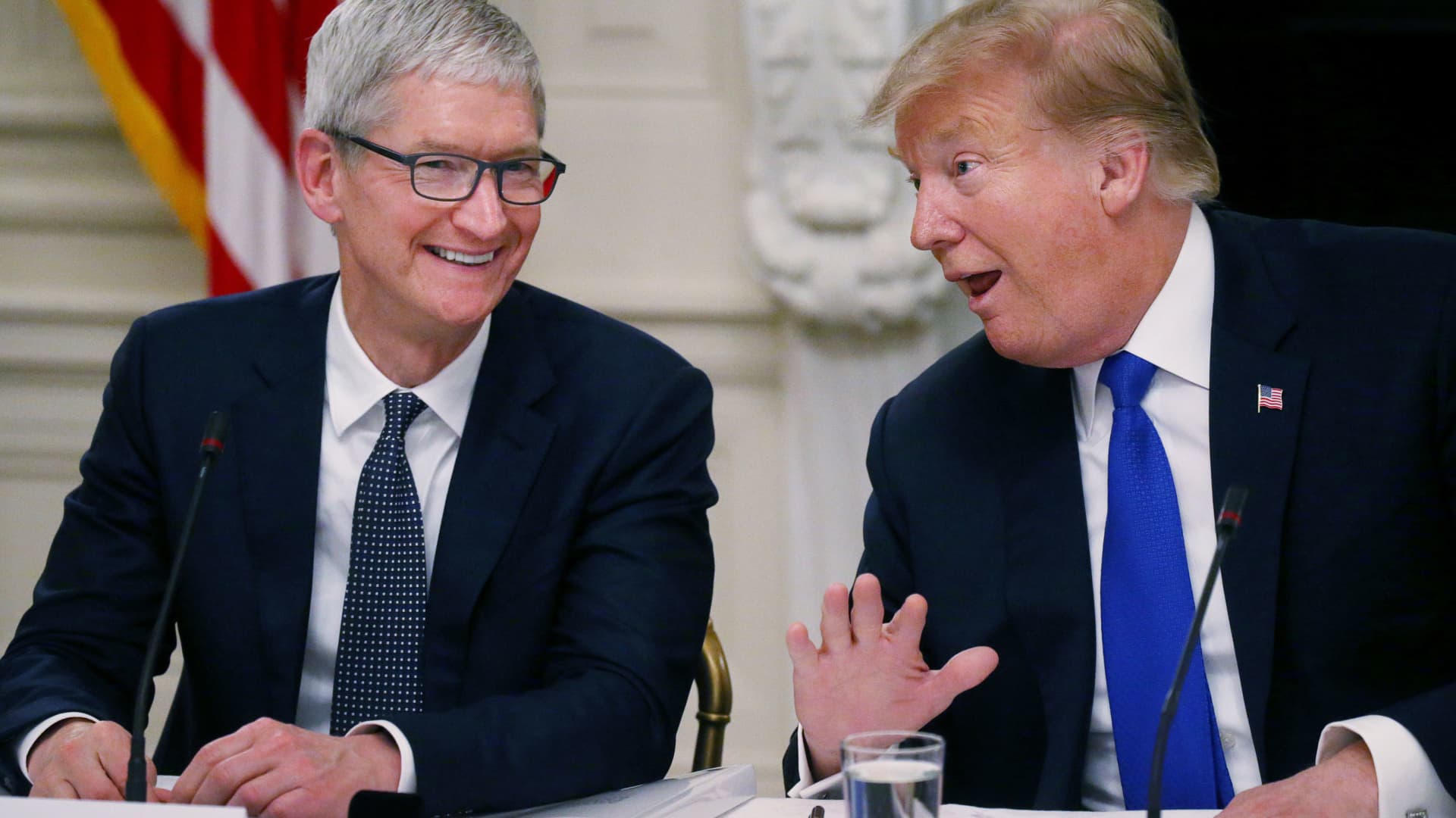 Apple surges on a new $100 billion U.S. investment. What Cramer thinks about stock