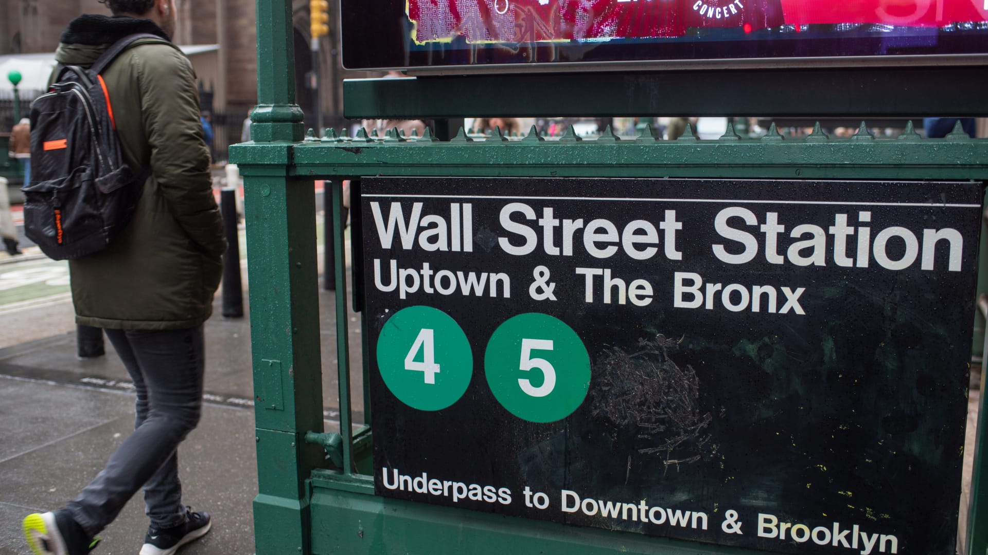 Stock market 'party' to be ruined by 'sudden' economic slowdown: Stifel