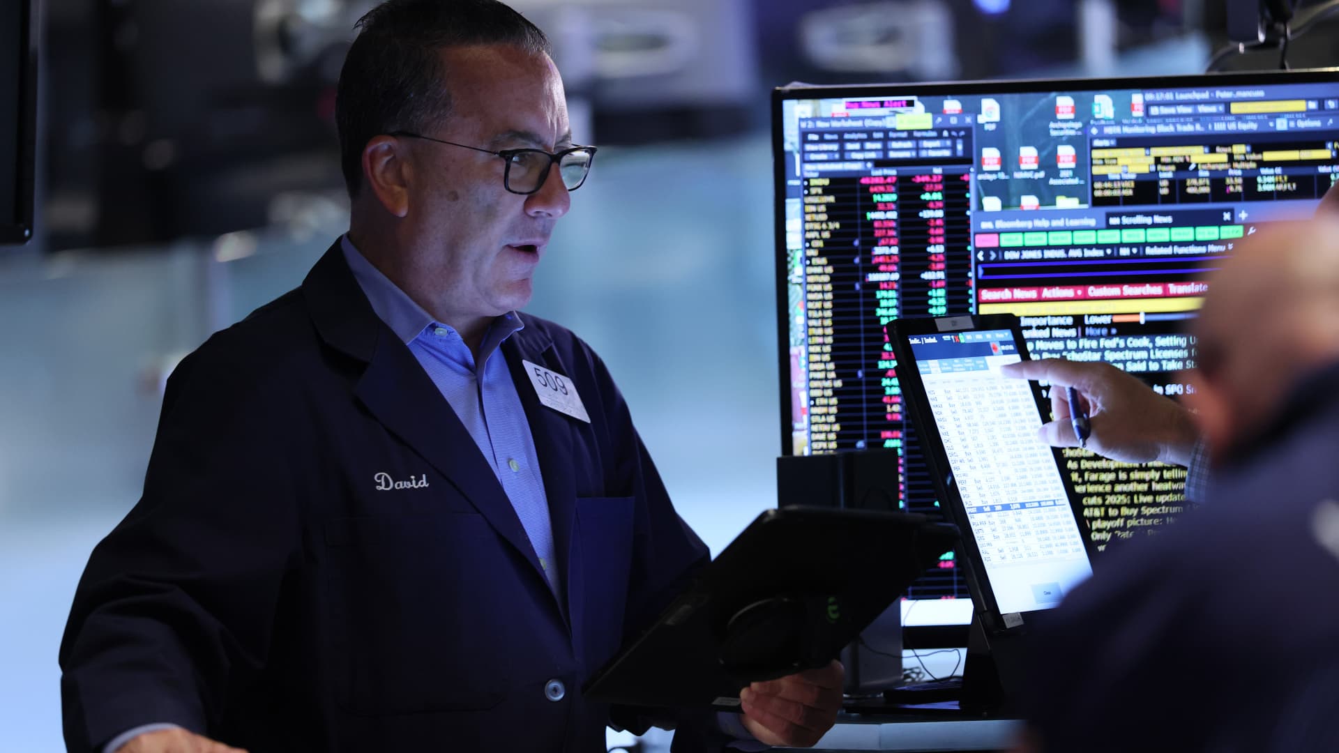 An options bet that wins if small caps rally into a possible Fed rate cut