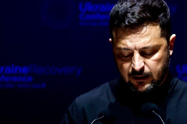 Zelenskyy warns of Russian deception as Putin-Trump talks loom – POLITICO