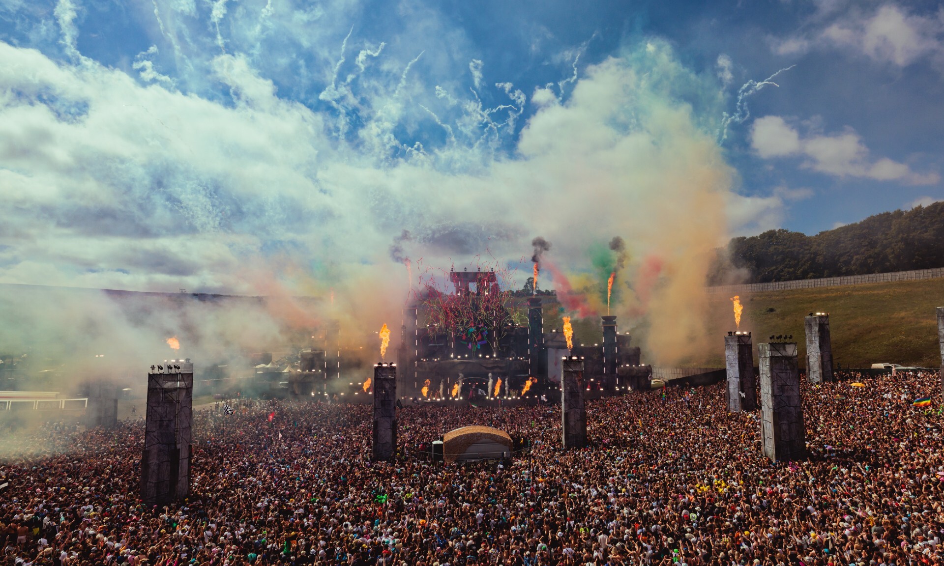 Full Guide to Line-Up, Stage Times, Tickets and Dates