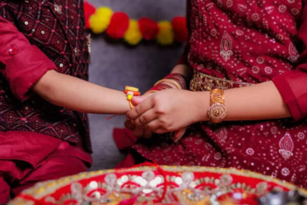 Raksha Bandhan 2025: Shubh Muhurat and Timings for Rakhi in US, UK, and UAE Revealed