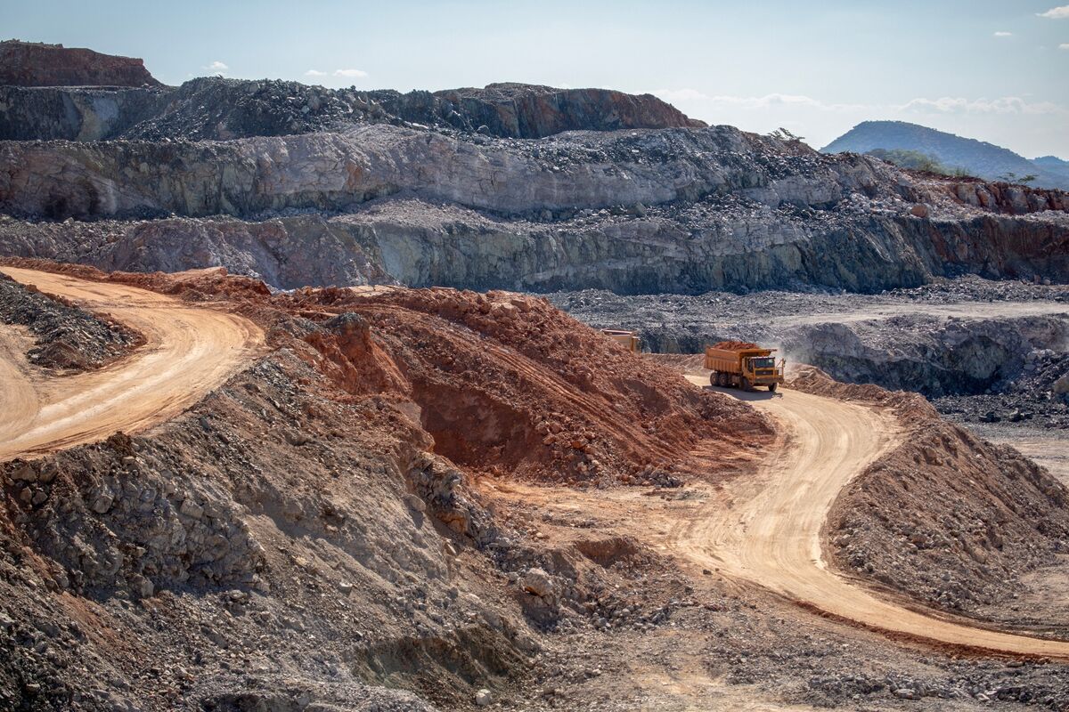 Lithium Stocks Jump After CATL Suspends Operations at China Mine