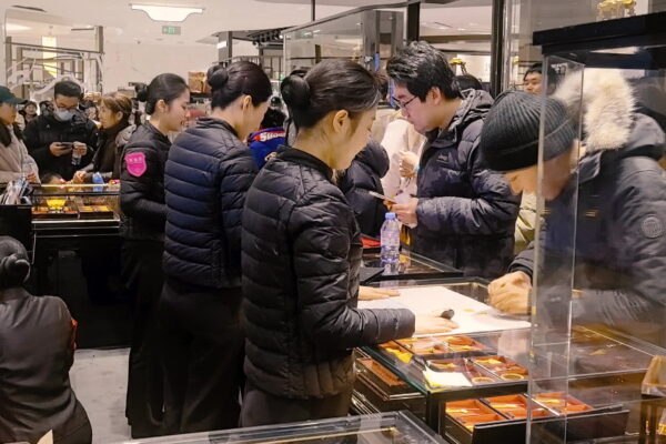A Gold Jeweler Selling 'Royal' Designs Is Defying China's Economic Slump