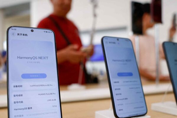 Why has Huawei's HarmonyOS struggled to adopt smaller apps?