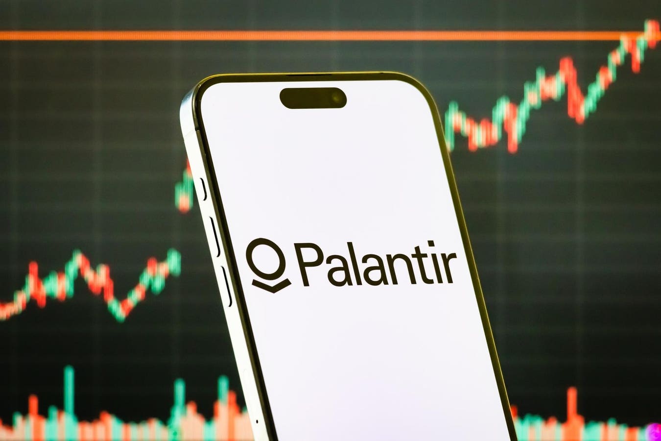 Palantir Shares Plunge 9% Amid Slide In AI Stocks