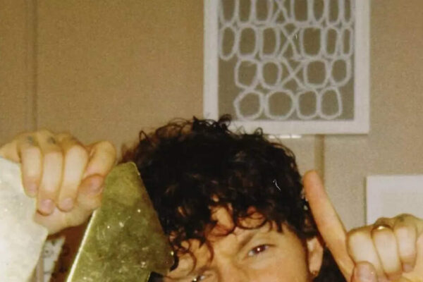 Singer Tom Grennan welcomes first child, Dottie; Celebrates no. 1 album and prepares for biggest UK arena tour Singer Tom Grennan welcomes first child, Dottie; Celebrates no. 1 album and prepares for biggest UK arena tour