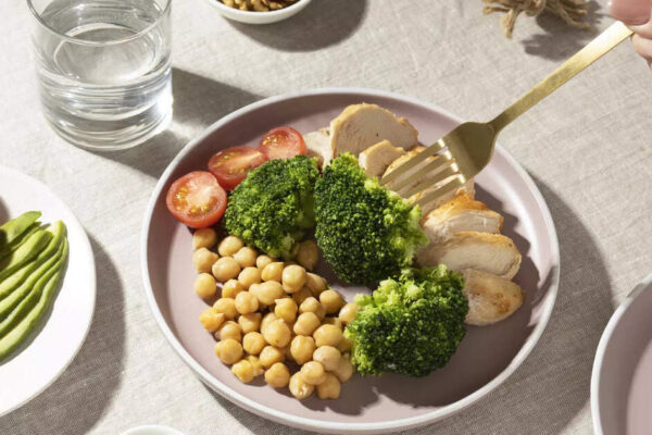 best time to eat dinner: What is the healthiest time to Eat Dinner — 4pm, 7pm or 9pm? Expert clarifies once and for all