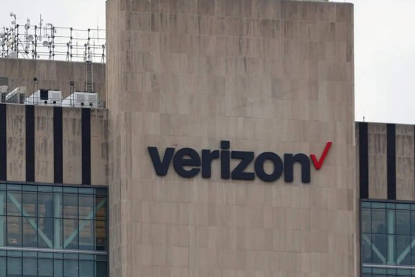 verizon no service issue: Verizon Outage: How to fix SOS mode-only issue explained for users