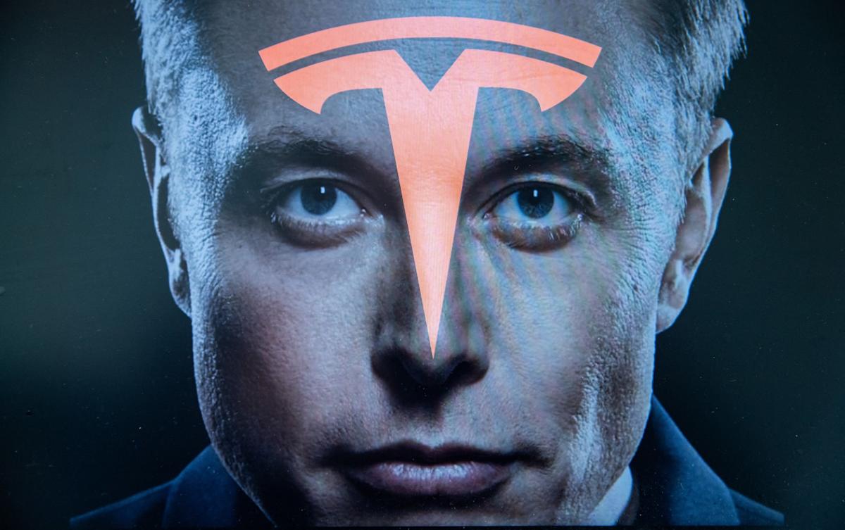 'Rewarding Elon … is the right thing to do'