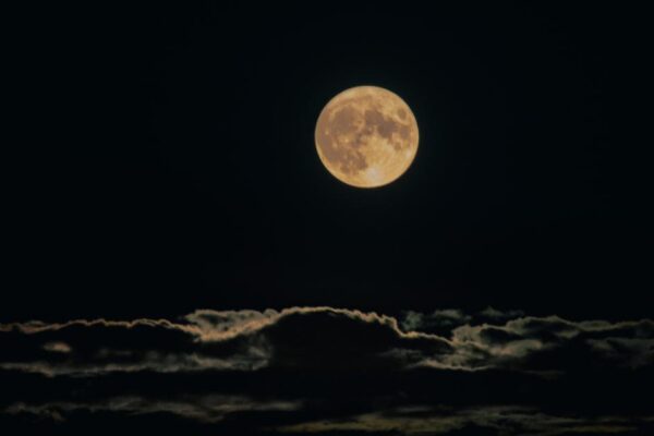 How to see 2025 August Sturgeon Moon in UK this weekend