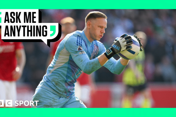 Maro Itoje with Lions fans