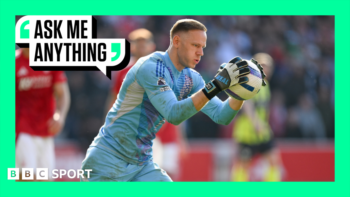 Maro Itoje with Lions fans
