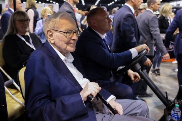 Warren Buffett’s Berkshire Hathaway reports operating earnings drop 4% in Q2