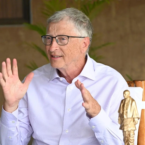 Seoul industry minister meets Bill Gates to discuss energy cooperation