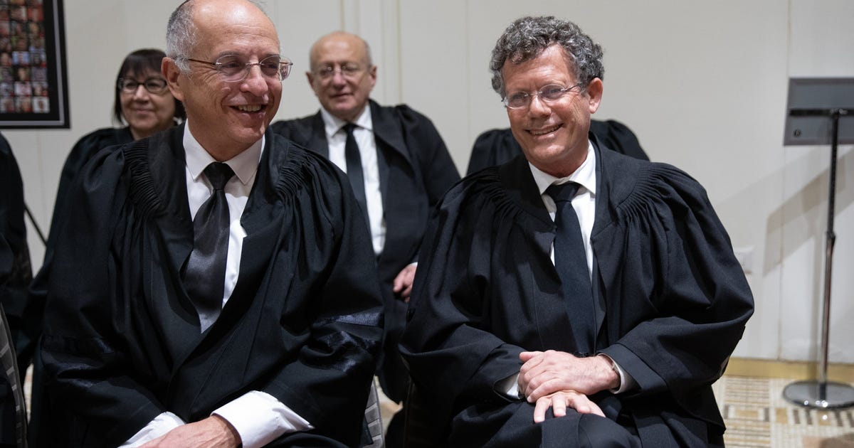 Israel Police Can't Search Phones Without a Warrant, Top Court Rules - Israel News