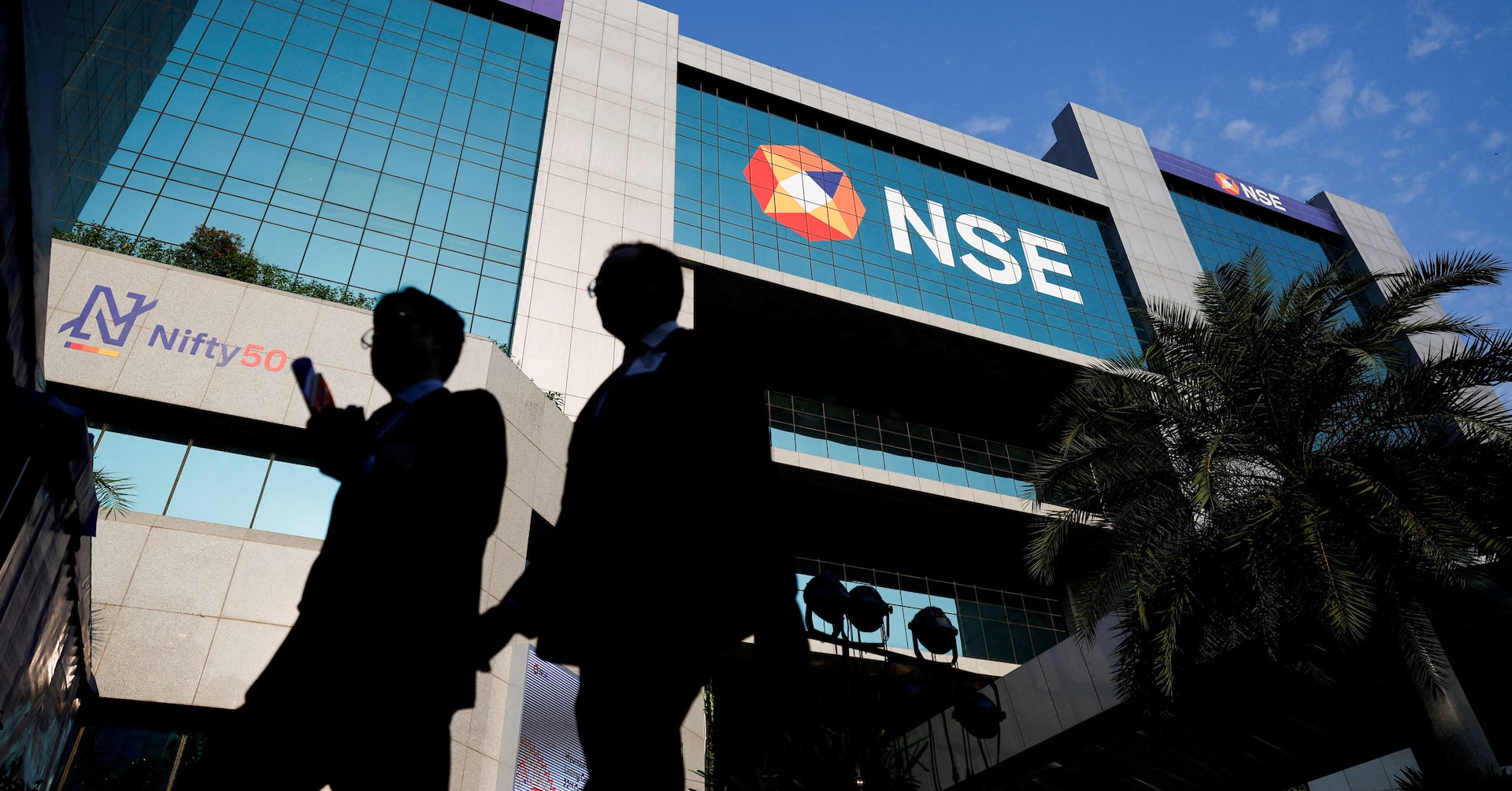 India stock benchmarks set to open higher on proposed Trump-Putin meeting