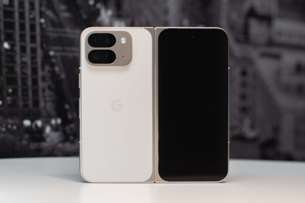 Google Pixel 9 Pro Fold in Porcelain