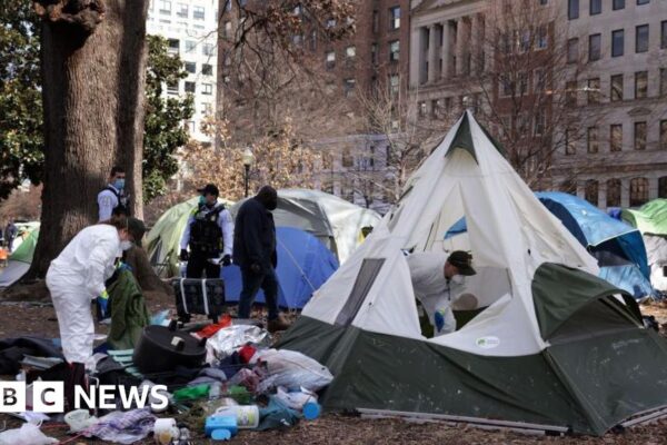 Trump demands homeless people 'immediately' move out of Washington DC