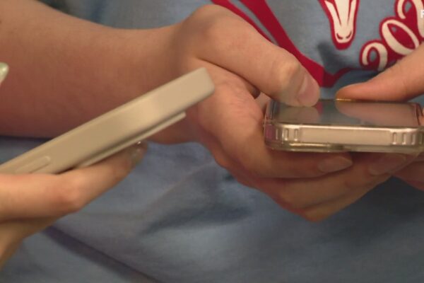 Missouri schools' cell phone ban forcing students to 'digital detox'