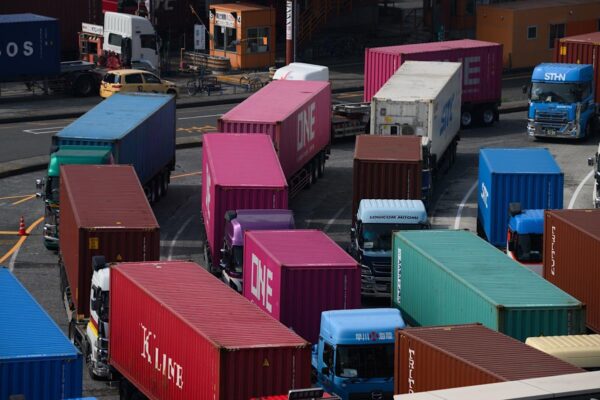 Stock Losses Extend on Tariffs, Swiss Franc Drops: Markets Wrap Stock Losses Extend on Tariffs, Swiss Franc Drops: Markets Wrap