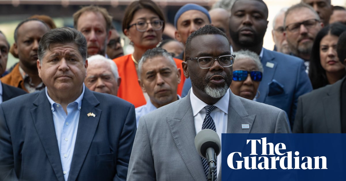 Chicago mayor to sign executive order directing city to resist Trump’s immigration raids | Chicago