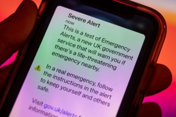 Time and date when millions of mobile phones will go off at once | Politics | News