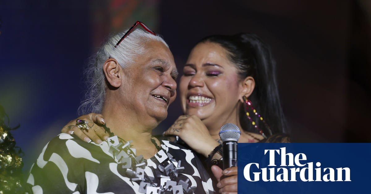 ‘Proud to call this woman my mother’: artist wins National Indigenous fashion award for tribute to daughter Barkaa | Australian fashion