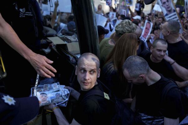 Russia Ukraine War Prisoners | Nation & World News