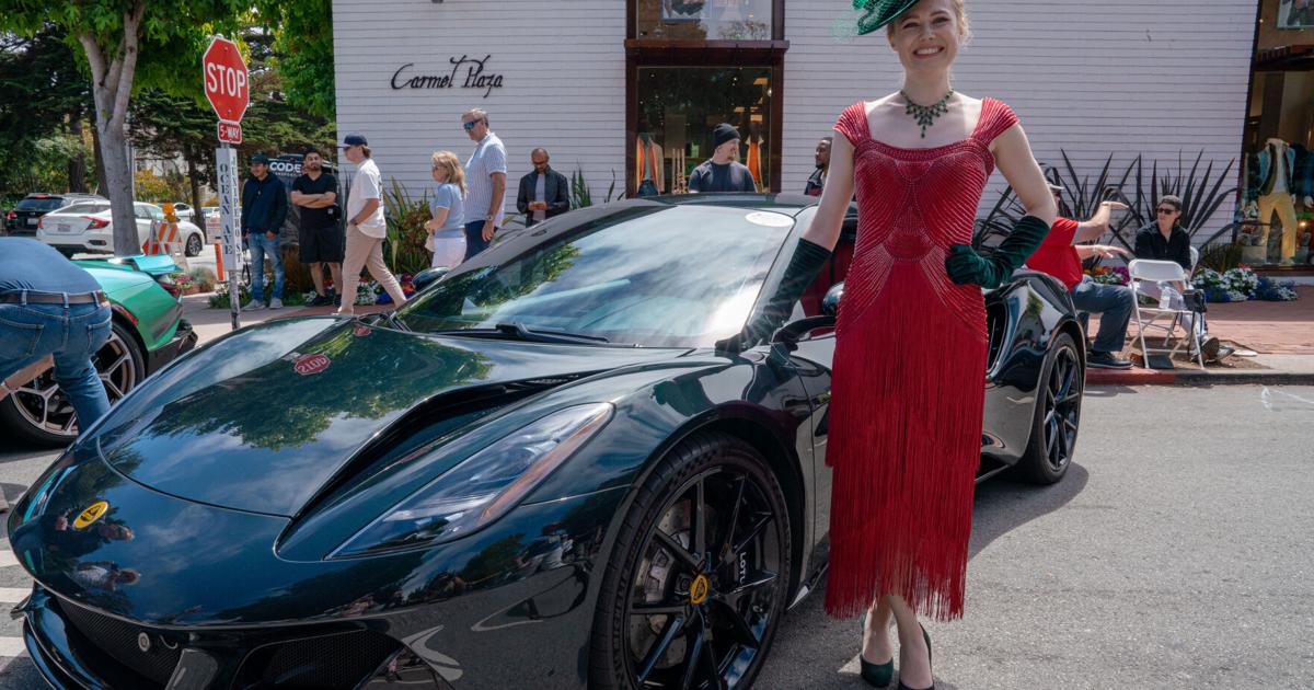 Prancing Ponies: Women & Fashion Shine in Carmel | Arts & Culture