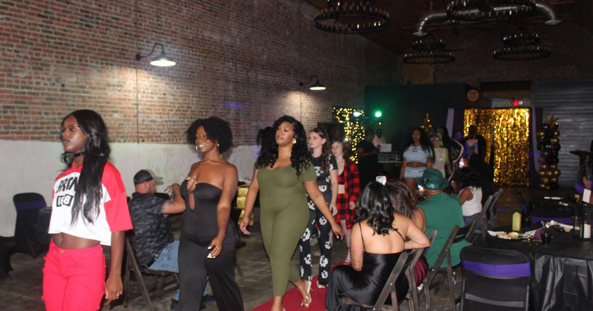 A Loris clothing boutique's fashion show | News