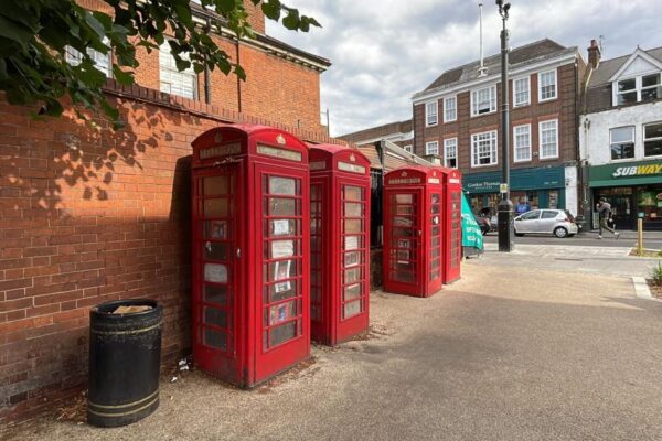 Classic red phonebox from UK being auctioned off | National