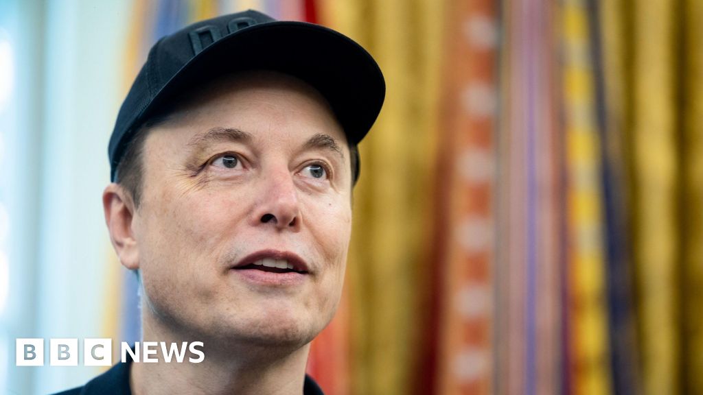 Tesla awards boss Elon Musk $29bn in shares