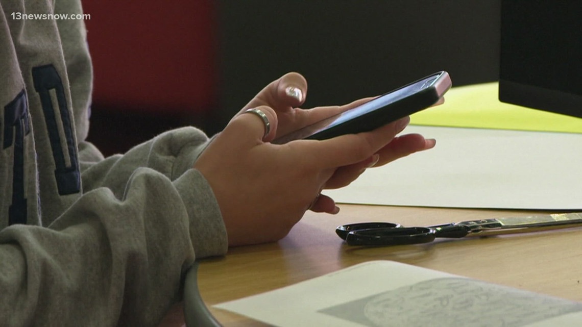 Virginia Beach schools enforce cell phone restrictions