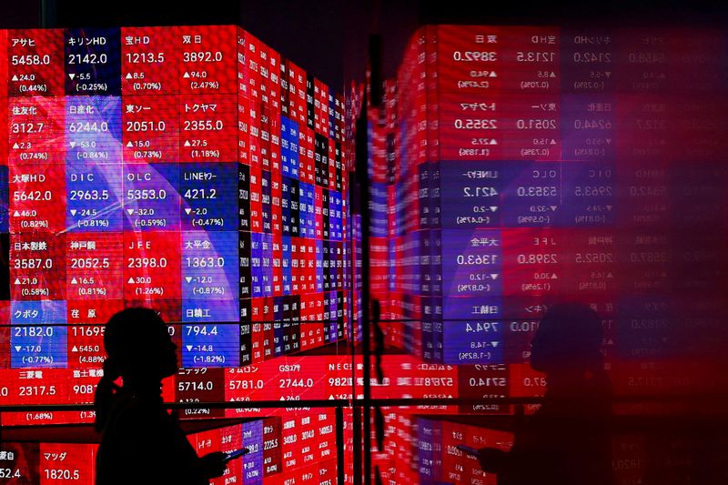 Japanese investors ditch foreign stocks on US economic concerns, tariff tensions